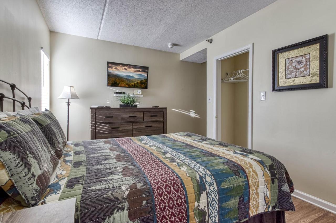 Gatlinburg Towers Condo Unit 501 - Great Location! Close To Town! Condo Extérieur photo